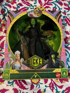 Mattel Wicked Elphaba Collector Box - Green & Gold